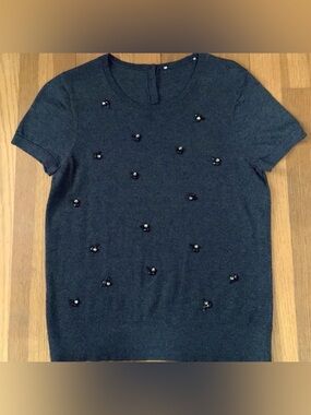 💎Loft dark gray short sleeve sweater with jeweled details. Size S.